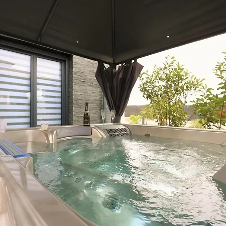 Topaze Nuitee Romantique Avec Jacuzzi Holiday home