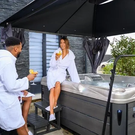Topaze Nuitee Romantique Avec Jacuzzi Holiday home *