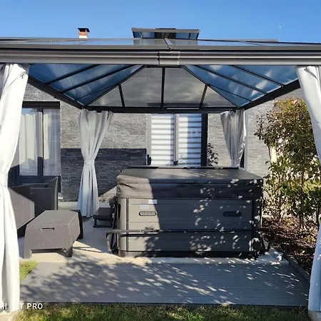 Topaze Nuitee Romantique Avec Jacuzzi