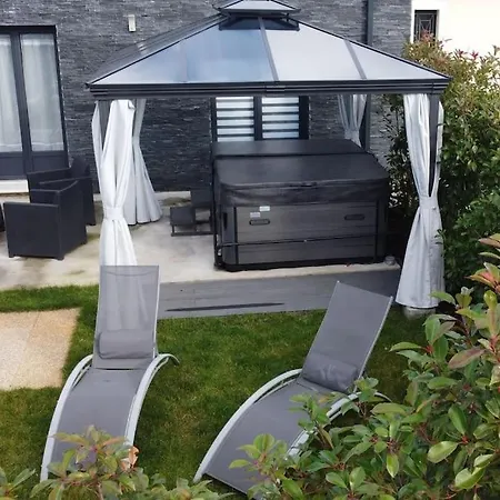 Holiday home Topaze Nuitee Romantique Avec Jacuzzi Moyvillers