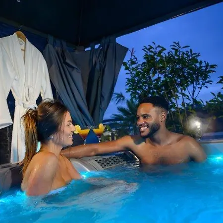 Topaze Nuitee Romantique Avec Jacuzzi Holiday home